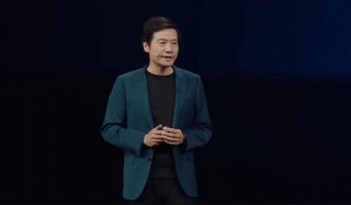 热搜，雷军称“小米YU7没有三十几万下不了台的”，未过多介绍辅助驾驶；有“黄牛”称可代订，代抢费最高1.2万元？公司回应：别信！